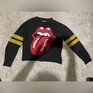 Rolling Stones long sleeve cropped tee. Fits like a small